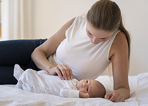 Bébé : Rituel de soins pour lutter  contre sa peau sèche à tendance atopique